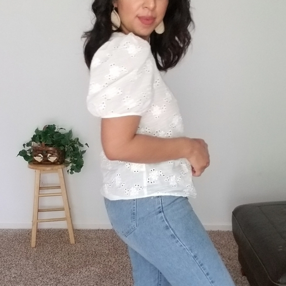 SWEET CAROLINE EYELET PUFF SLEEVE TOP - Picture 7 of 9